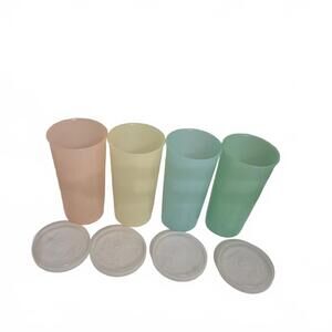 Tupperware Pastel Tumblers Set of 4 w/ Lids / Mid-Century